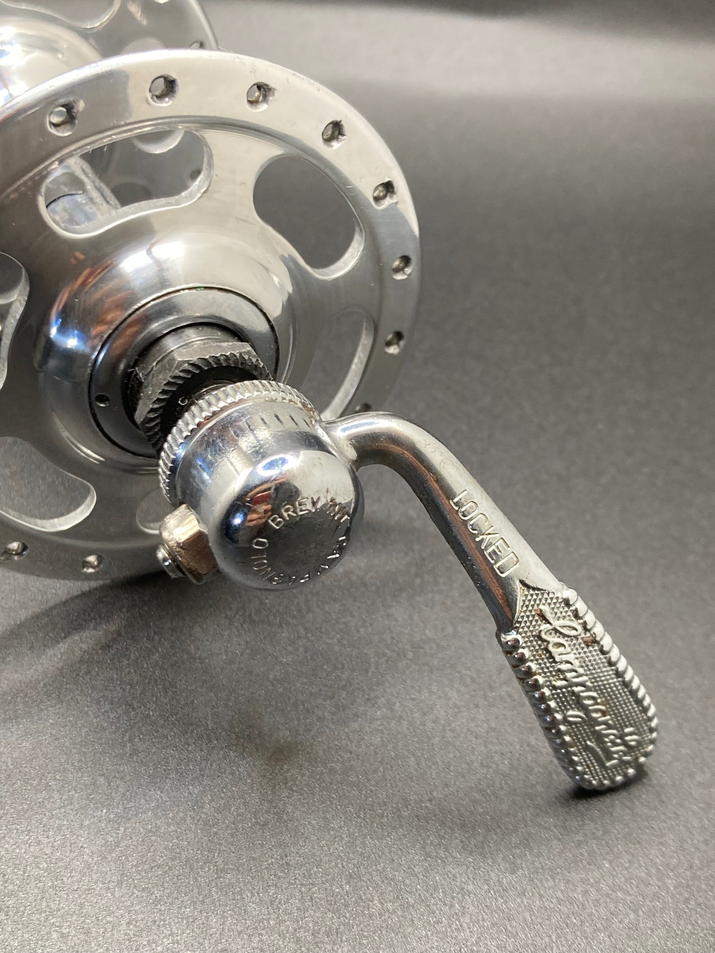 Coppia mozzi Campagnolo Record a flangia alta 36 fori. Modello 1035.