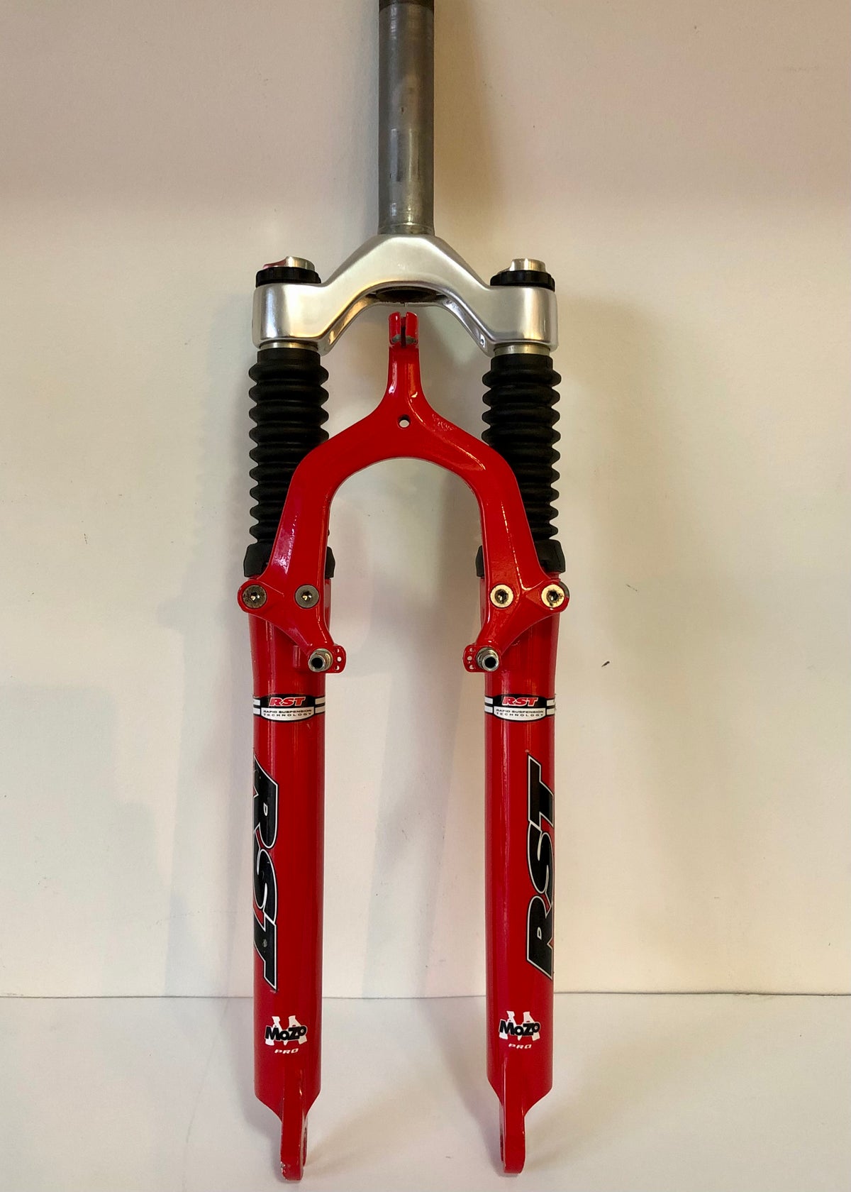 Forcella RST Mozo PRO. MTB 26" 110mm. Cannotto sterzo sostituibile.