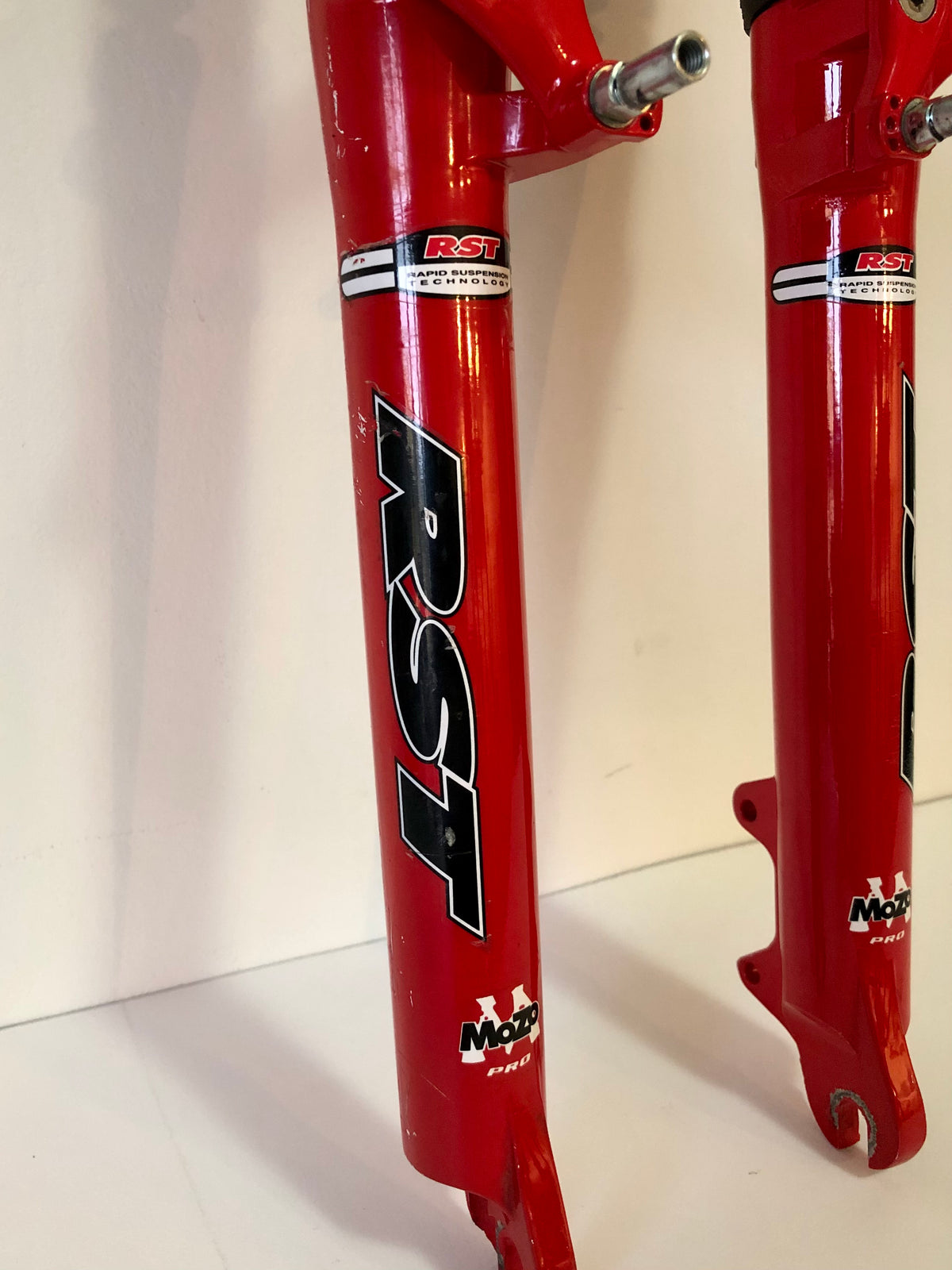 Forcella RST Mozo PRO. MTB 26" 110mm. Cannotto sterzo sostituibile.