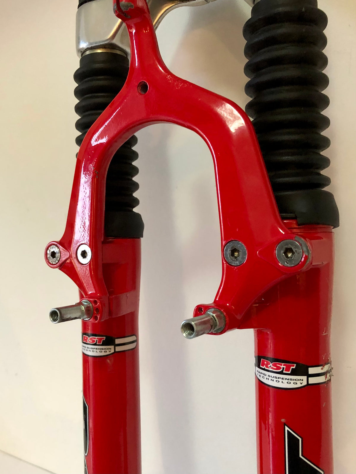 Forcella RST Mozo PRO. MTB 26" 110mm. Cannotto sterzo sostituibile.
