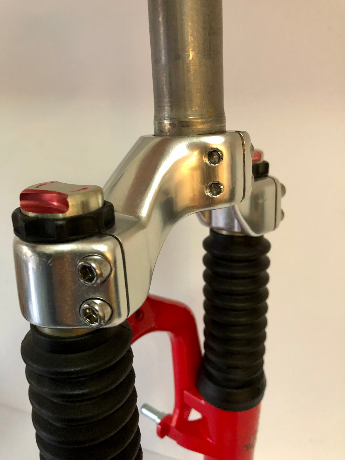 Forcella RST Mozo PRO. MTB 26" 110mm. Cannotto sterzo sostituibile.