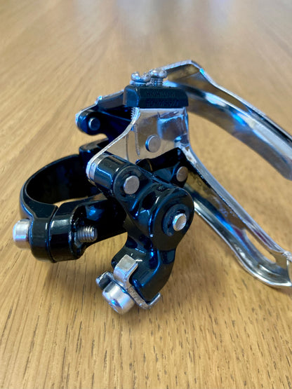 Deragliatore anteriore Shimano LX FD-M567. Down-pull.