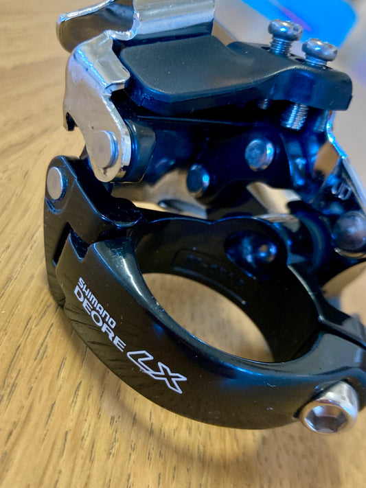 Deragliatore anteriore Shimano LX FD-M567. Down-pull.