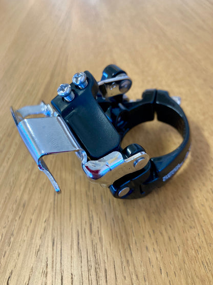 Deragliatore anteriore Shimano LX FD-M567. Down-pull.