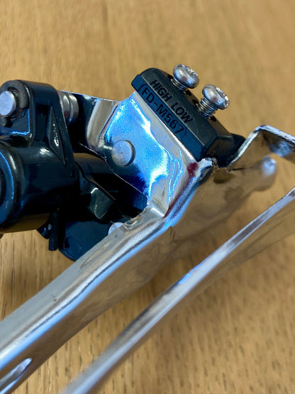 Deragliatore anteriore Shimano LX FD-M567. Down-pull.