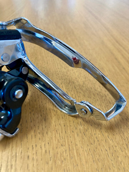 Deragliatore anteriore Shimano LX FD-M567. Down-pull.