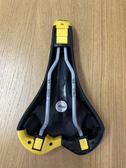Selle Italia Turbo Matic 3, del 1999. Tomaia in pelle.
