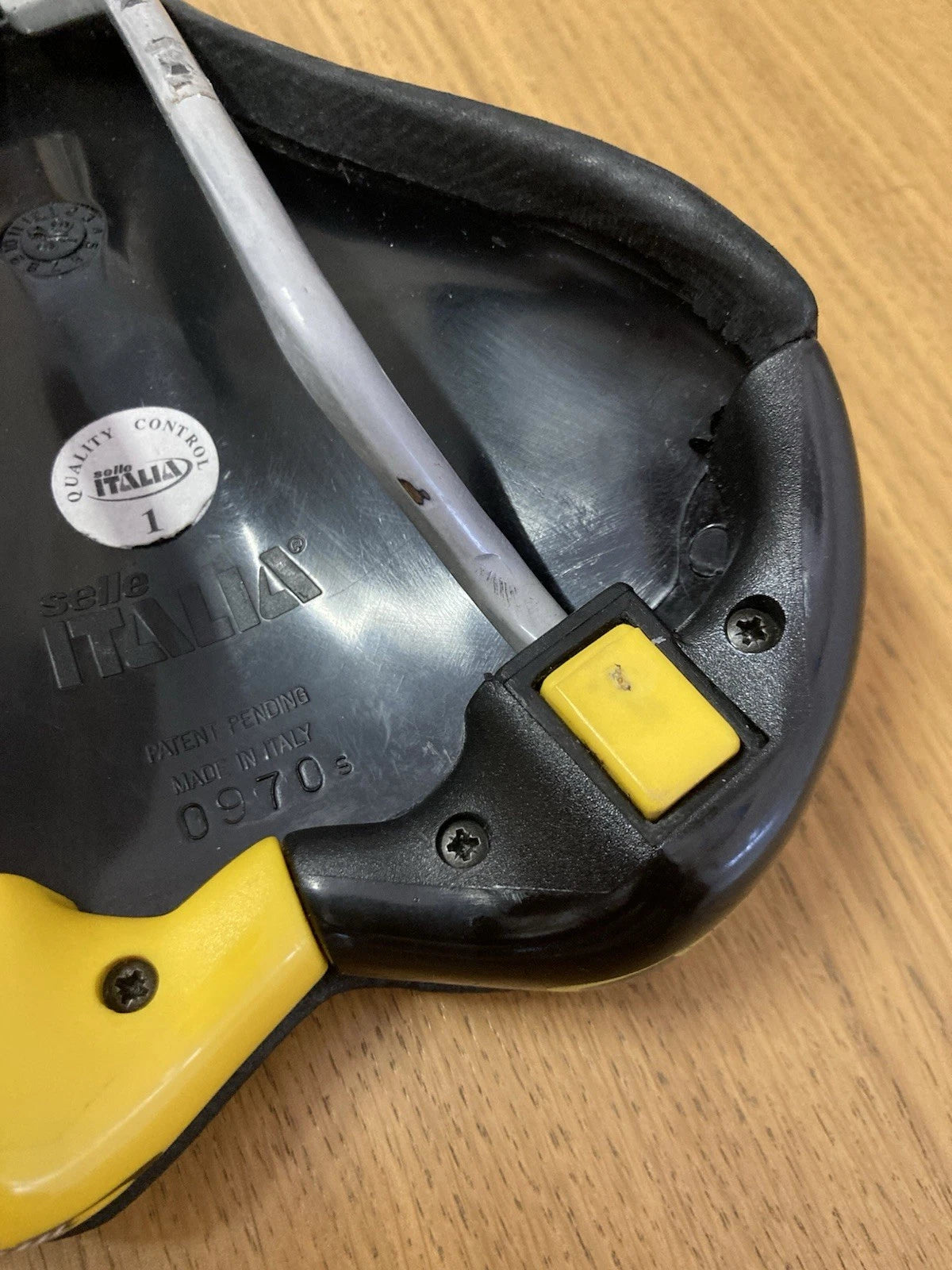 Selle Italia Turbo Matic 3, del 1999. Tomaia in pelle.