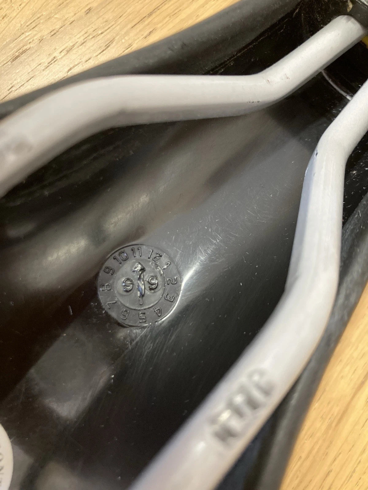 Selle Italia Turbo Matic 3, del 1999. Tomaia in pelle.