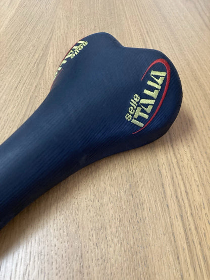 Selle Italia Turbo Matic 3, del 1999. Tomaia in pelle.