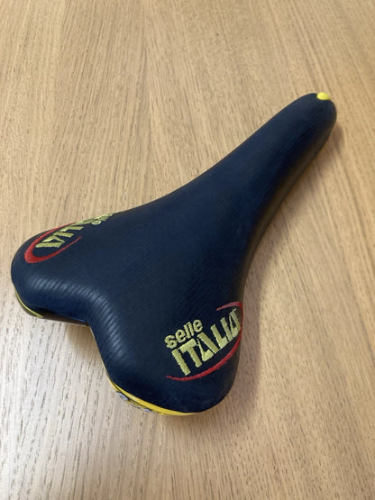 Selle Italia Turbo Matic 3, del 1999. Tomaia in pelle.