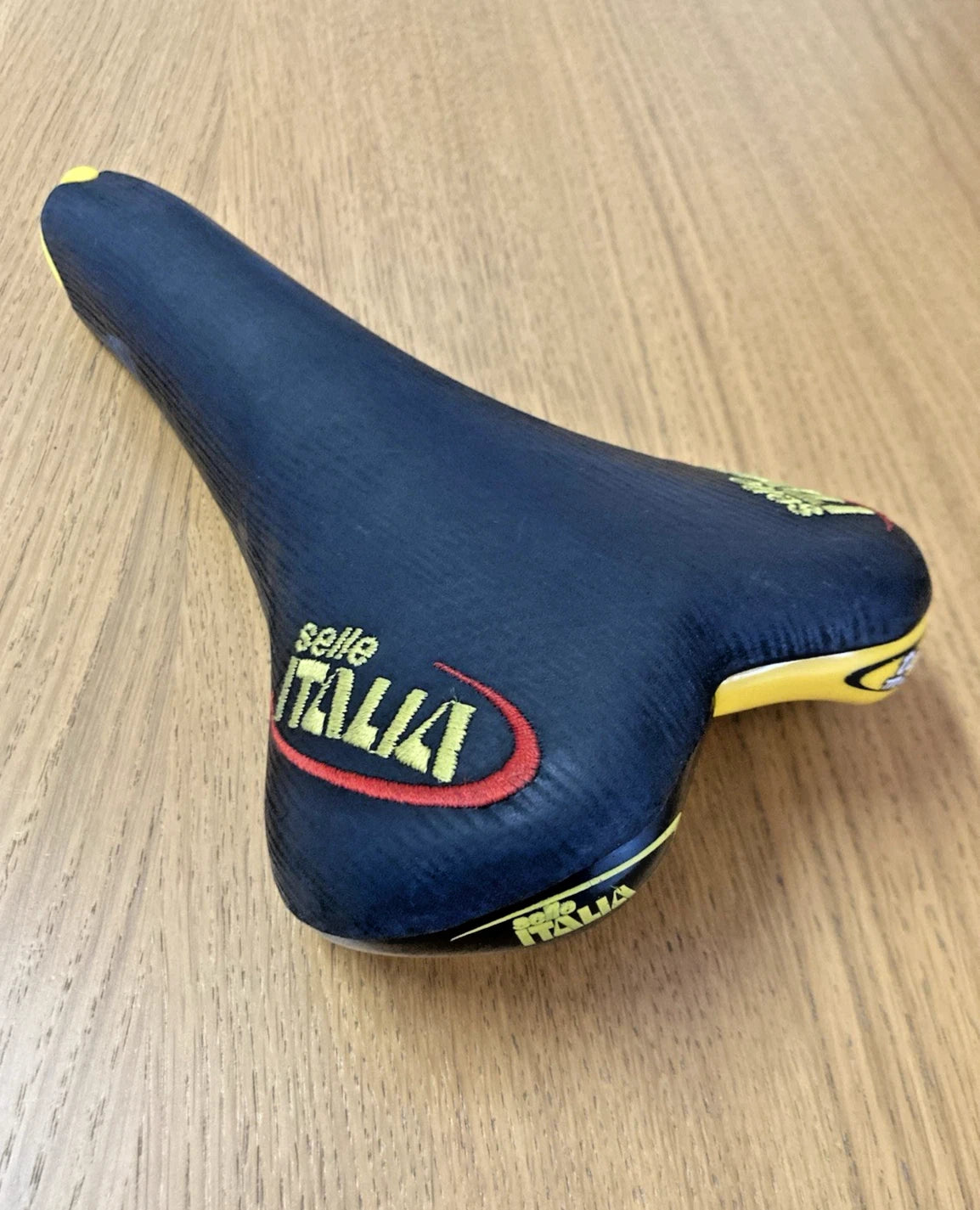 Selle Italia Turbo Matic 3, del 1999. Tomaia in pelle.