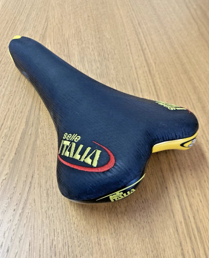 Selle Italia Turbo Matic 3, del 1999. Tomaia in pelle.