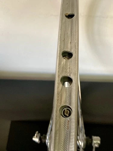 Ruota anteriore corsa, mozzo Campagnolo Record, cerchio Nisi tubolare.