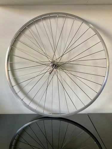 Ruota anteriore corsa, mozzo Campagnolo Record, cerchio Ambrosio 19 Extra copertoncino.