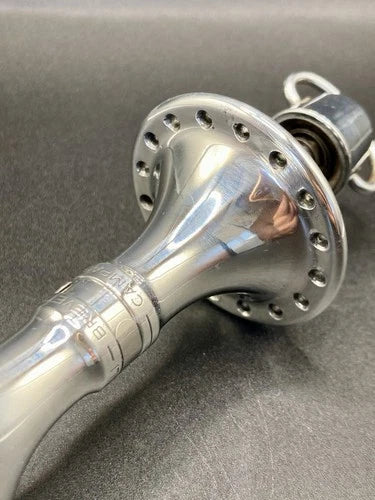 Mozzo anteriore Campagnolo Record / C-Record, 32 fori.