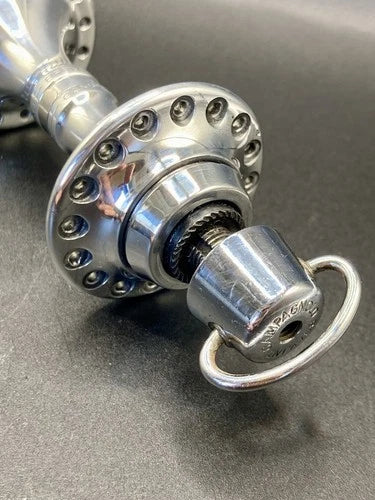 Mozzo anteriore Campagnolo Record / C-Record, 32 fori.