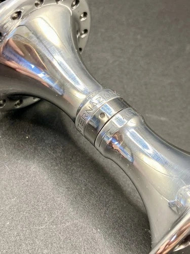 Mozzo anteriore Campagnolo Record / C-Record, 32 fori.