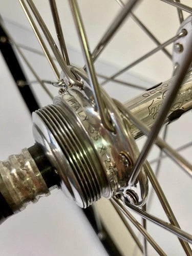 Ruota posteriore Campagnolo Record Ambrosio Montreal tubolare.