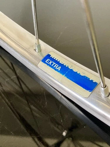Ruota anteriore corsa, mozzo Campagnolo Record, cerchio Ambrosio 19 Extra copertoncino.